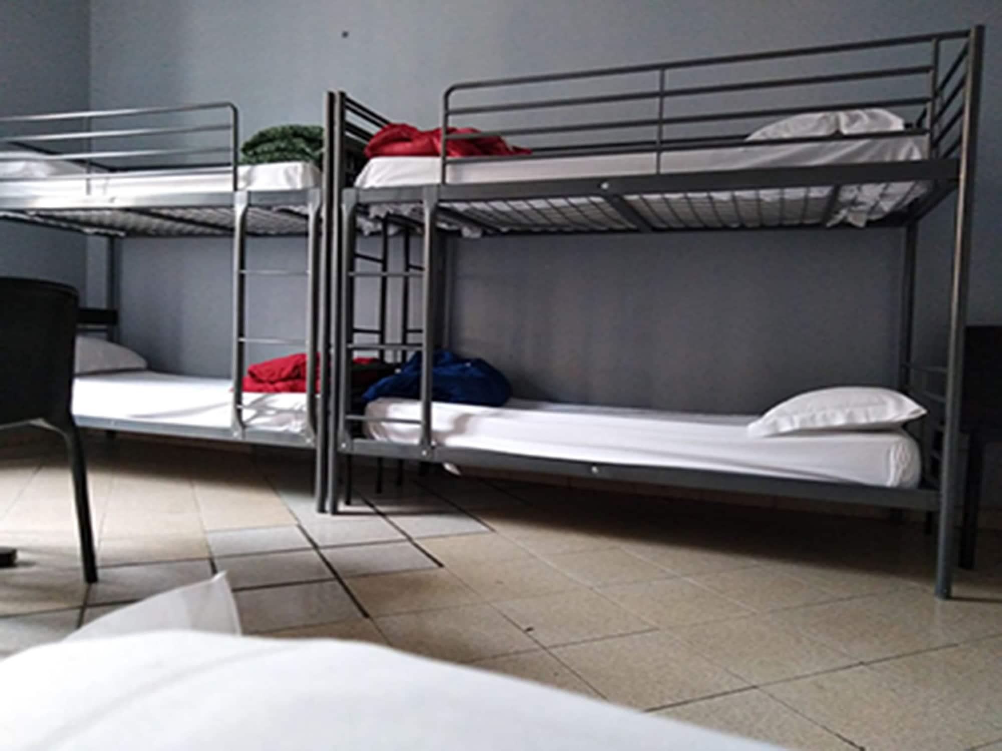 M&J Place Hostel Рим Екстериор снимка