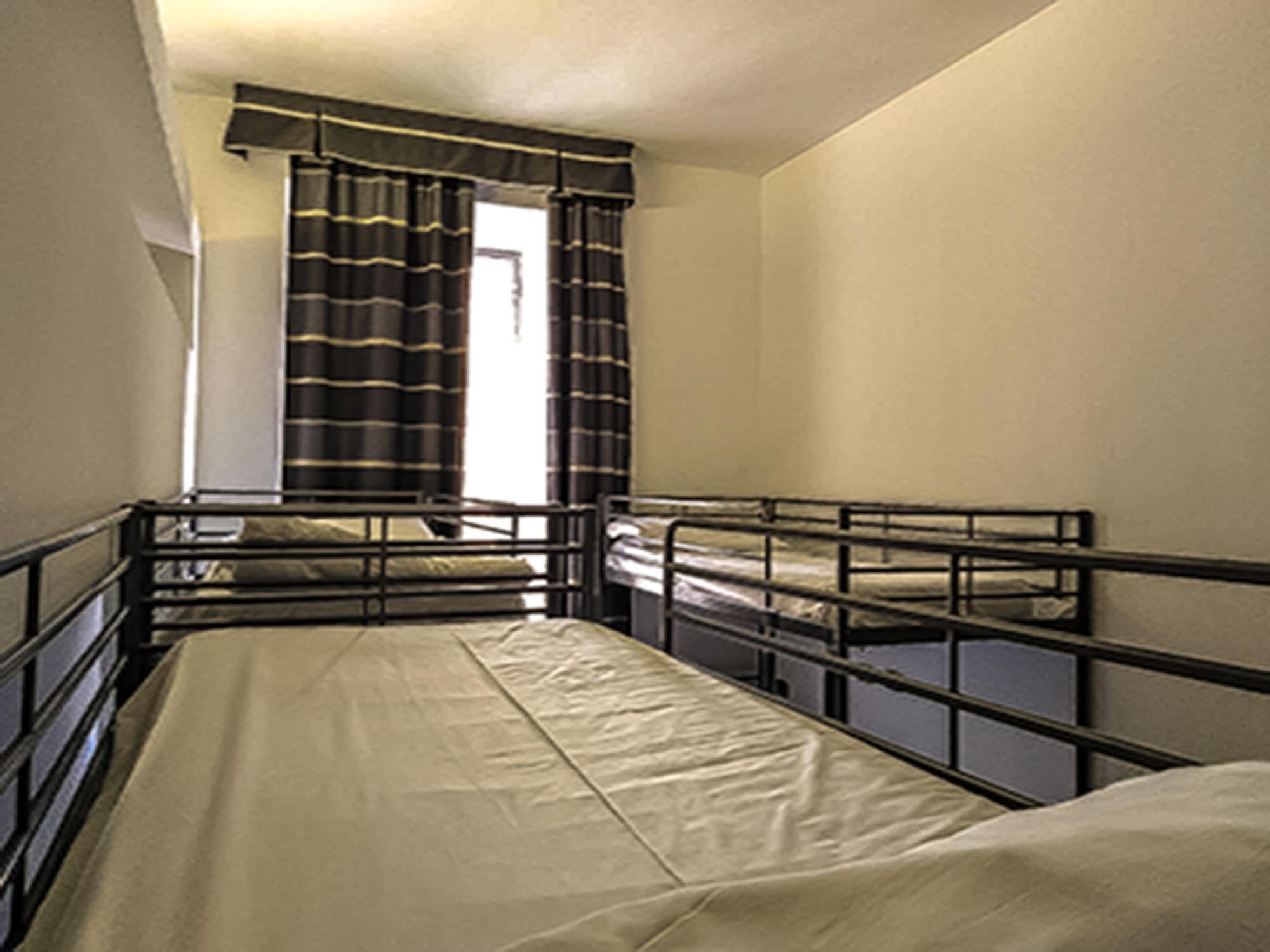 M&J Place Hostel Рим Екстериор снимка