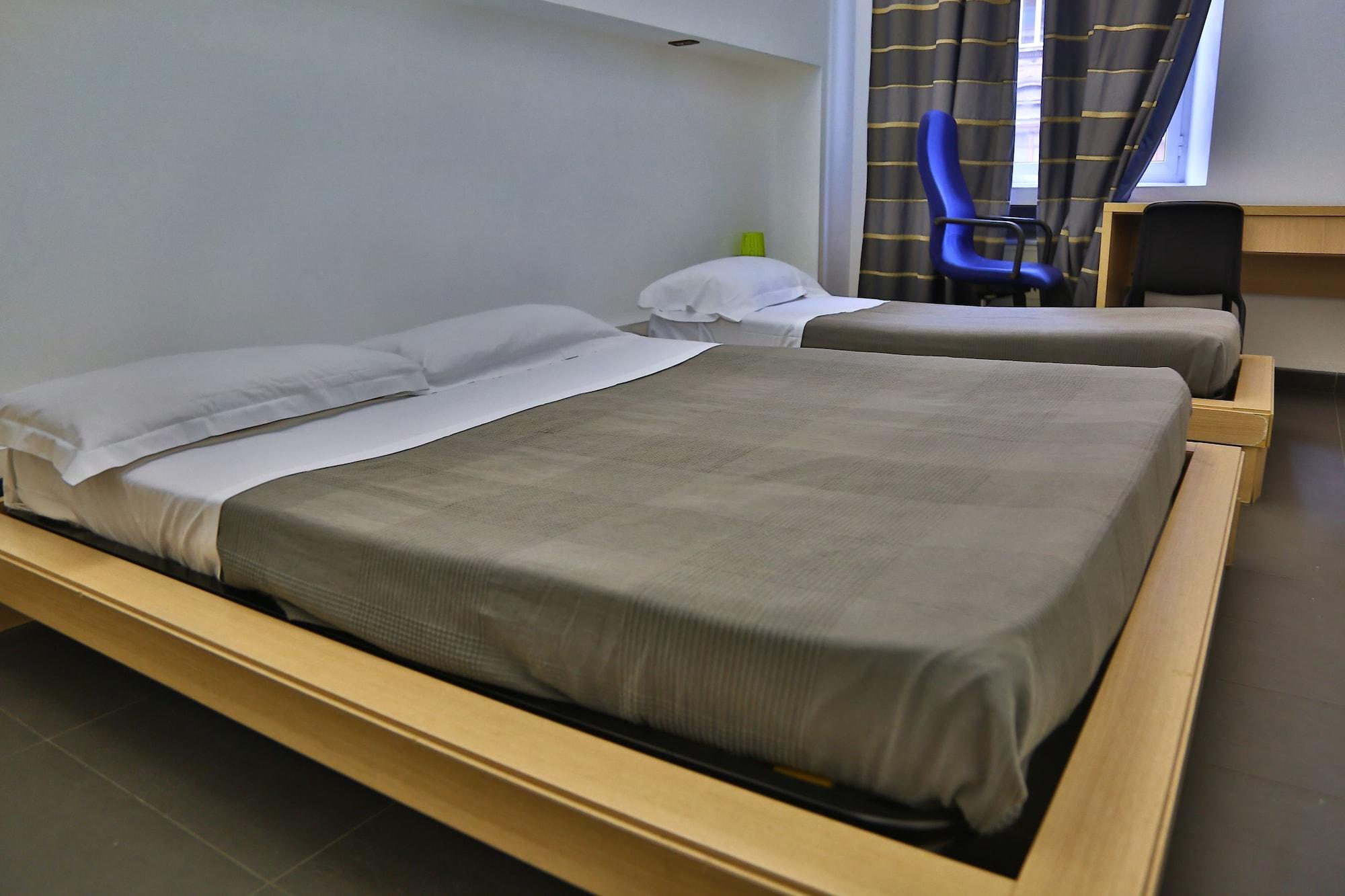 M&J Place Hostel Рим Екстериор снимка