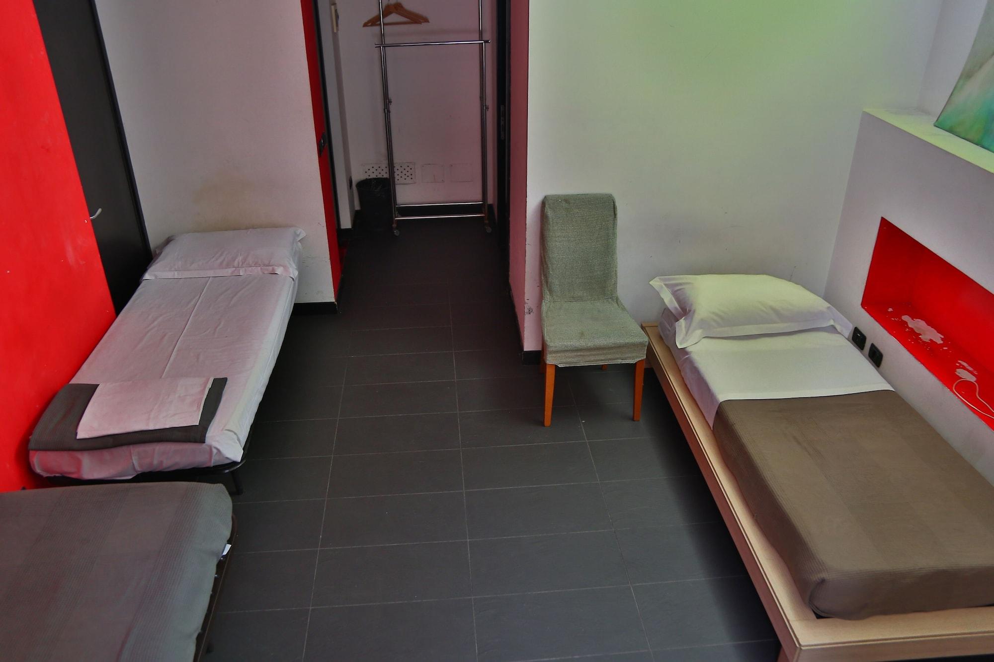 M&J Place Hostel Рим Екстериор снимка