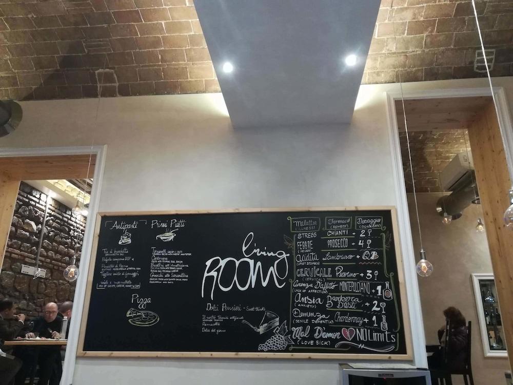 M&J Place Hostel Рим Екстериор снимка
