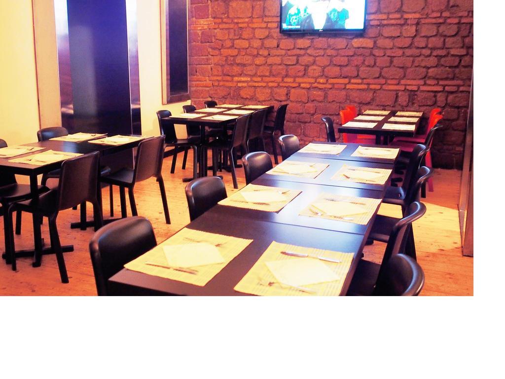 M&J Place Hostel Рим Екстериор снимка